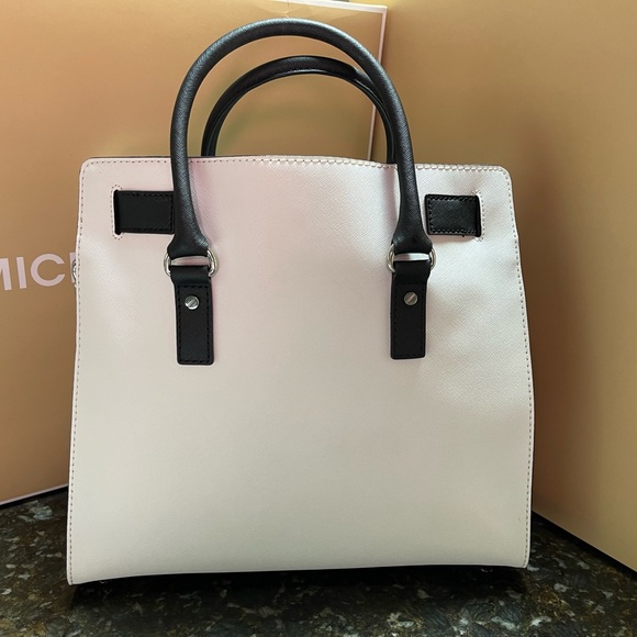 Michael kors purse - Picture 2 of 5